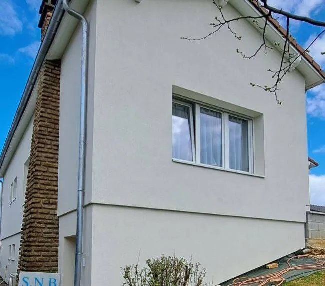 Chantier d'isolation des murs par l'extérieur à Dommartin-Lès-Remiremont