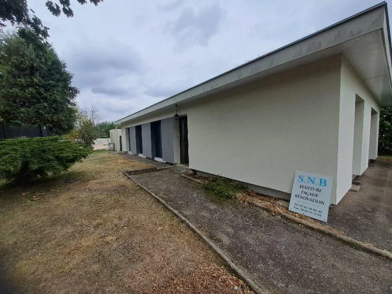 Isolation extérieure des murs de la gendarmerie de Lunéville en Meurthe et Moselle, 54