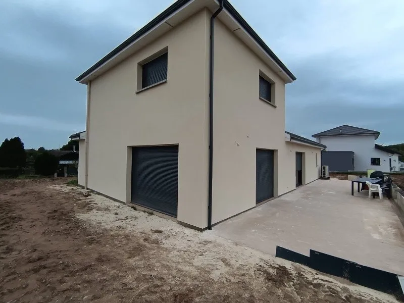 Ravalement de façade d'une maison neuve à Epinal dans les Vosges