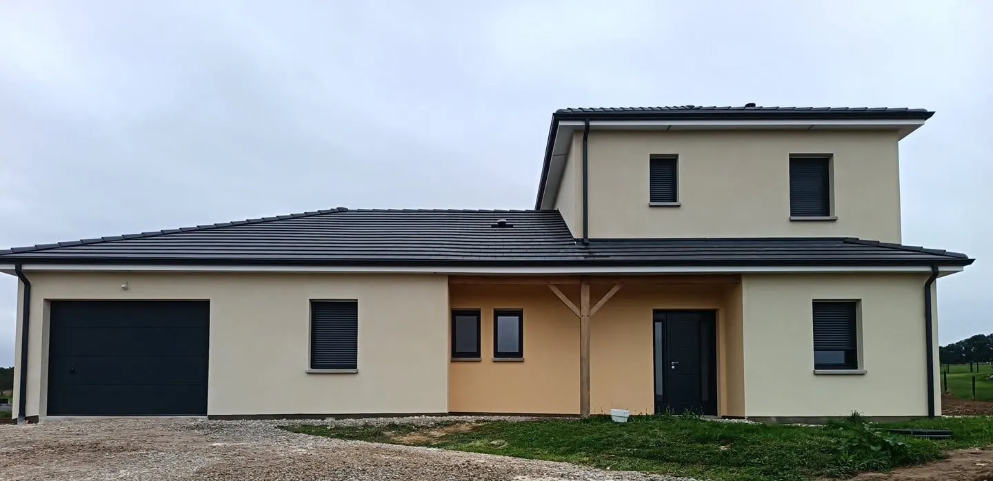 Ravalement de façade d'une maison neuve à Epinal dans les Vosges